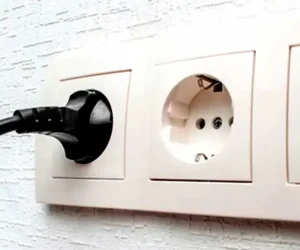 TOMA CORRIENTE Y ENCHUFES